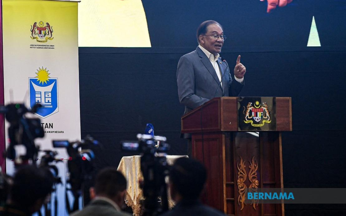 Anwar Acknowledges Criticism Over Stern Civil Service Messaging
