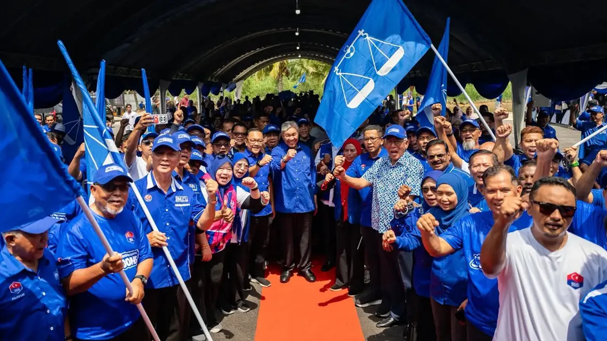 Zahid Banks on PAS Voter Support to Deliver 56 Barisan Seats