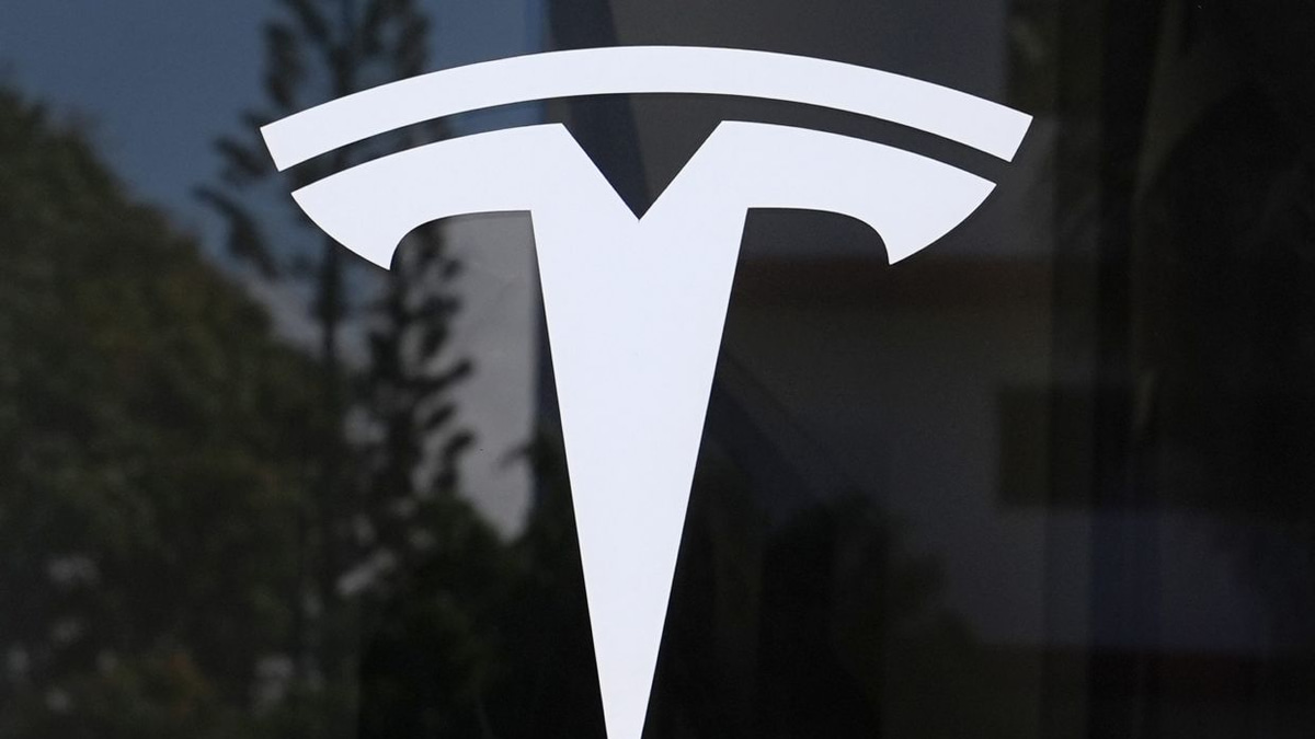 US Safety Board Clears Tesla's Self-Driving in Fatal Crash, but Broader Probe Continues