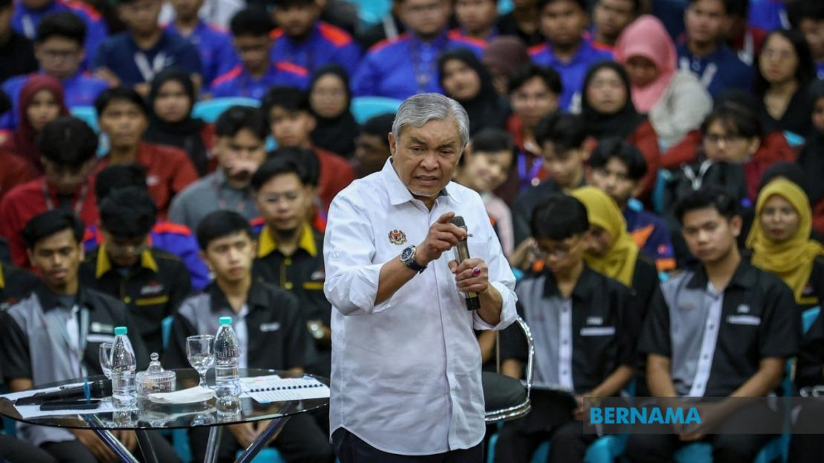 Deputy PM Zahid Encourages Gig Workers to Upskill Through TVET Pathways