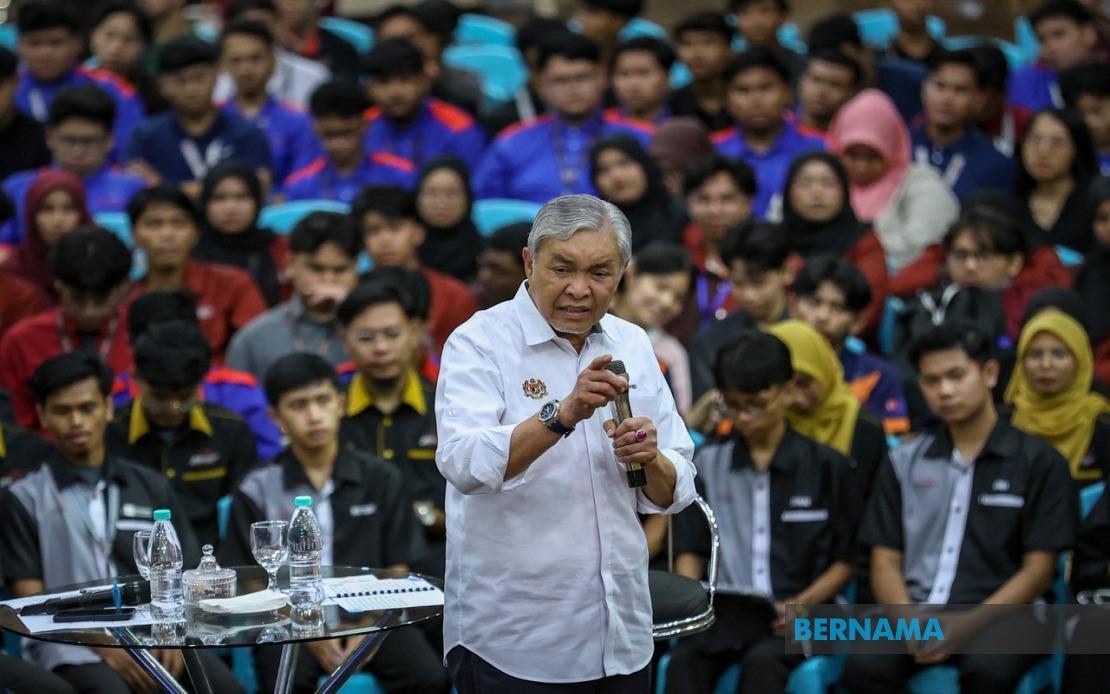 Deputy PM Zahid Encourages Gig Workers to Upskill Through TVET Pathways