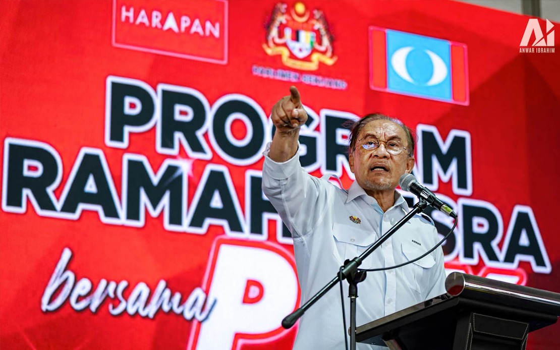 Anwar To Raise Durian Crisis With China's Li Qiang, Pledges Support for Struggling Farmers