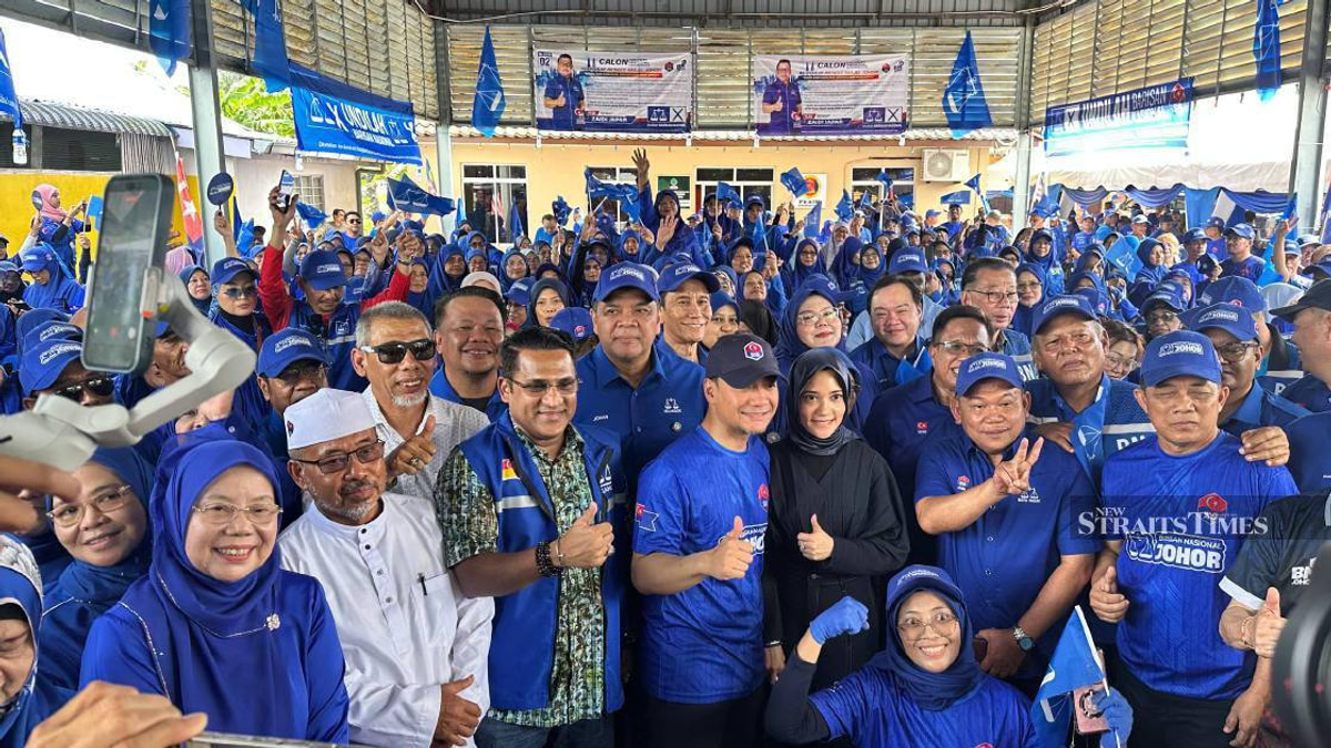 PAS division heads attend BN gathering in Batu Pahat, signalling closer Umno ties