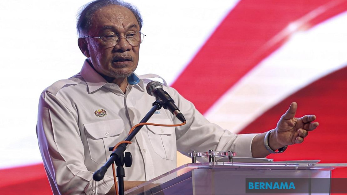JPKK Leaders Must Uphold Integrity and Keep Public Informed, Anwar Says