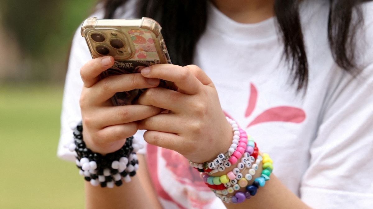 EU Gathering Momentum For Social Media Ban On Children, Says Irish PM