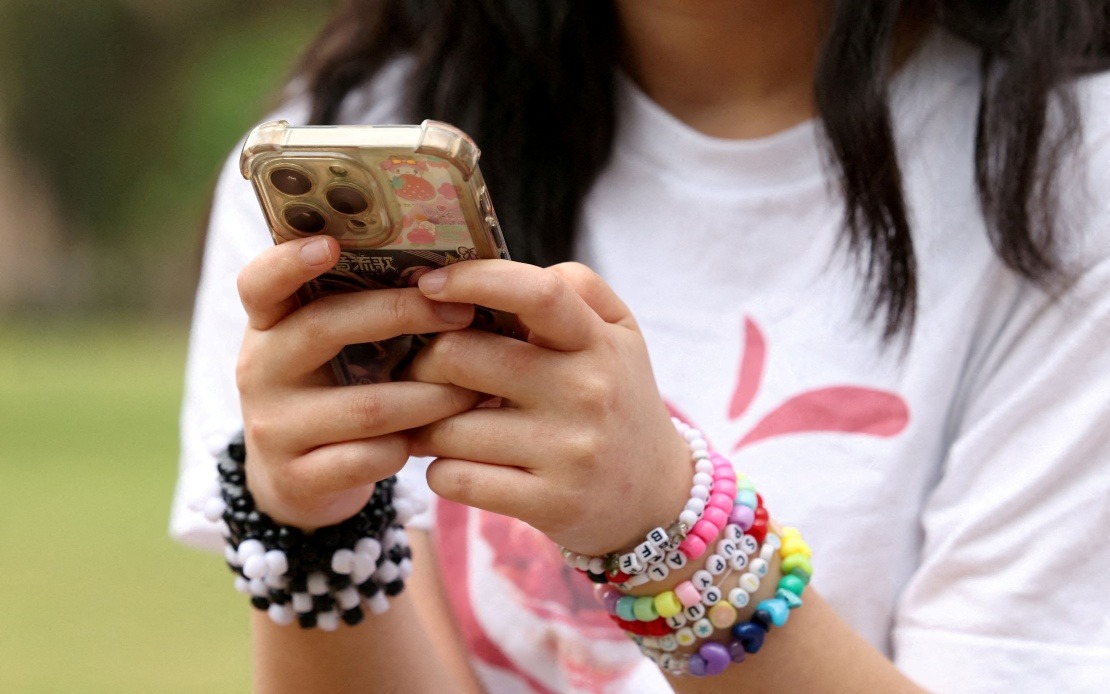 EU Gathering Momentum For Social Media Ban On Children, Says Irish PM