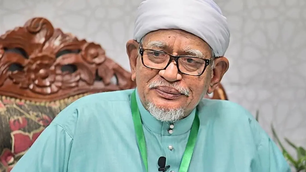 PAS President Hadi Says Melaka Seat Negotiations With BN Remain Underway