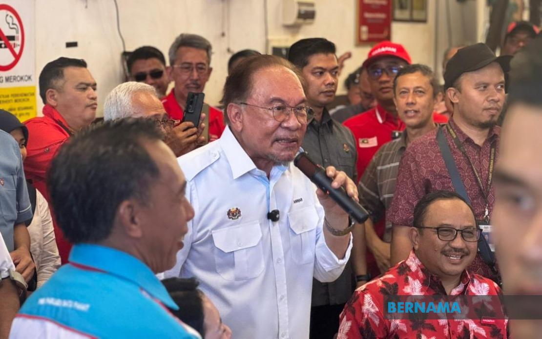 Malaysia and Singapore to Deploy Digital Border System by January, PM Anwar Says