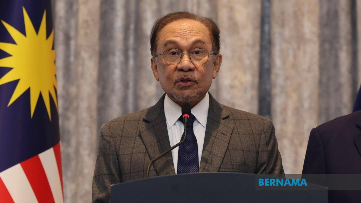 Media Must Balance Innovation With Values, Anwar Tells Press
