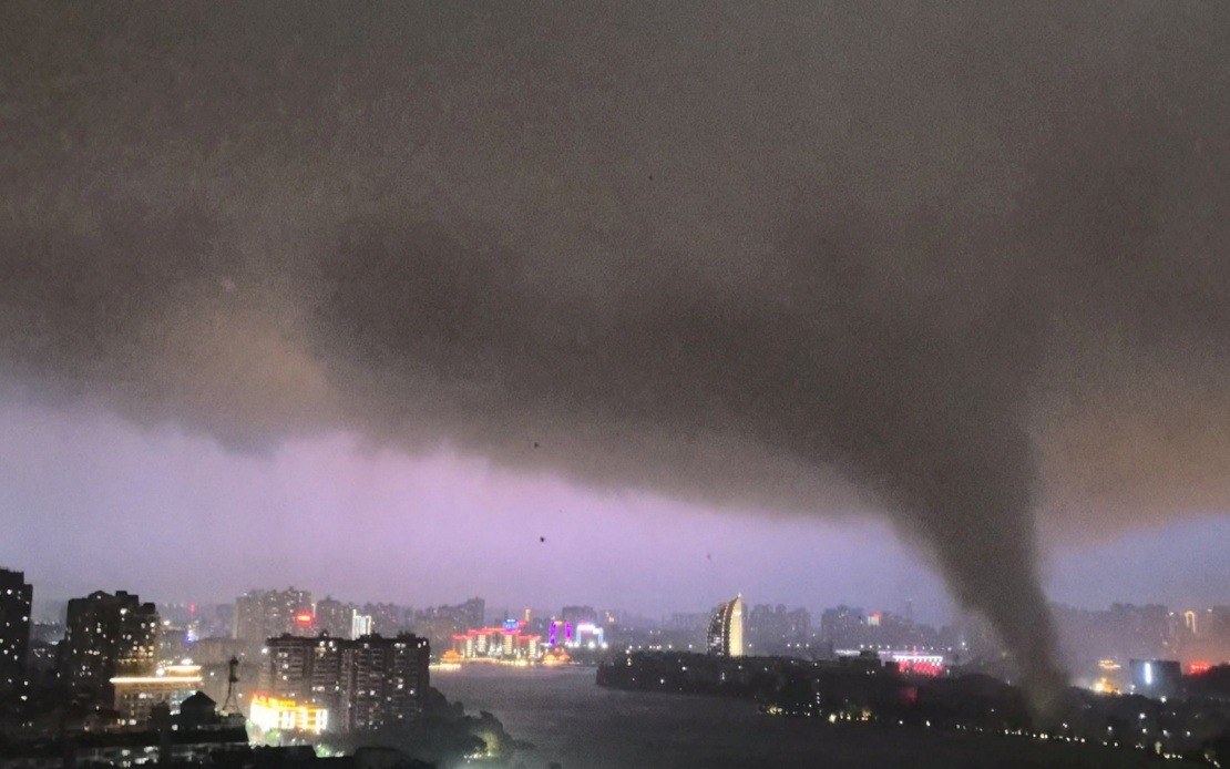 Severe Convective Weather Kills 11 in Central China's Hubei Province