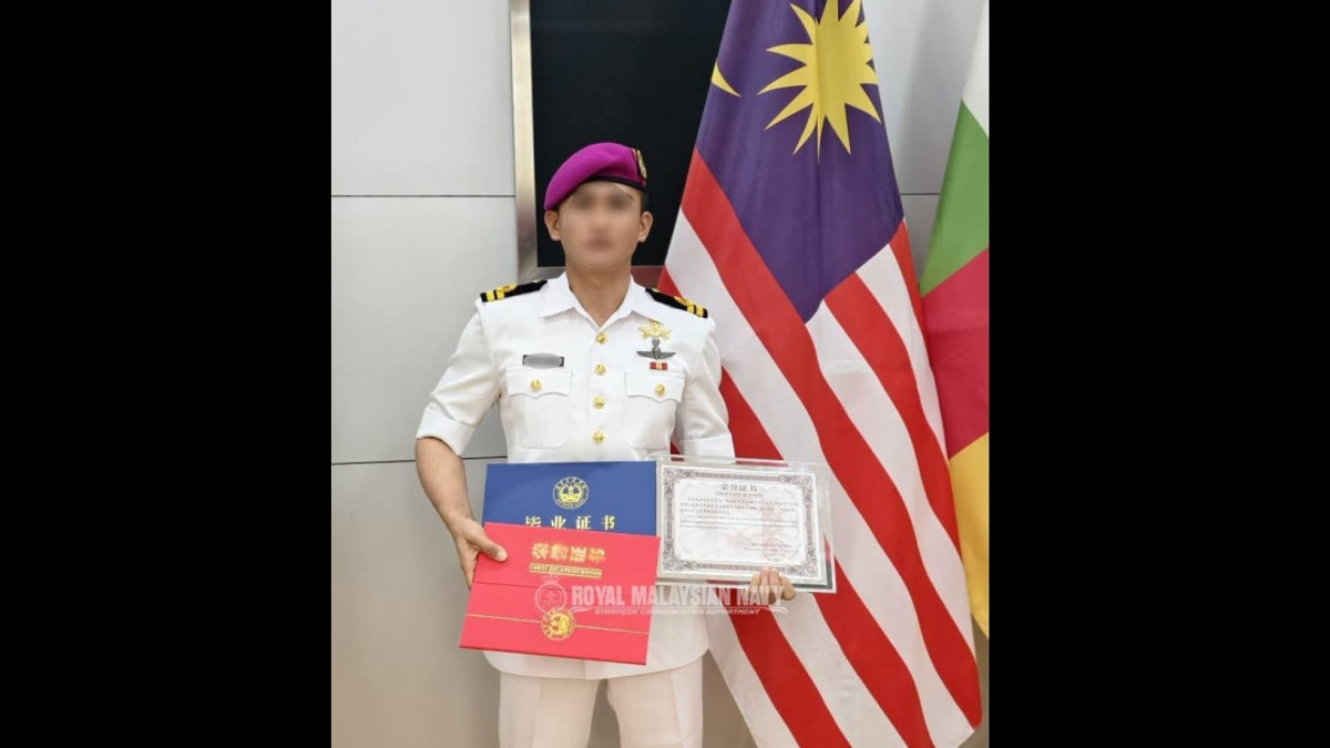 Selangor Sultan Praises PASKAL Officer for Excelling in China Military Sniper Course