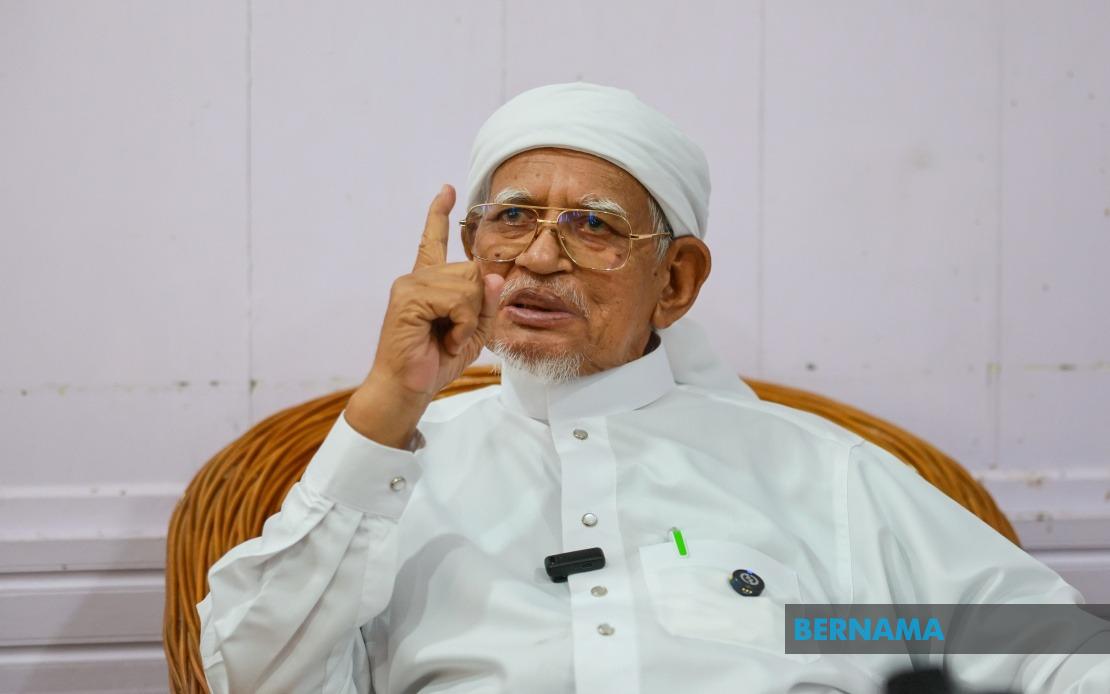 Hadi Claims Bersatu Automatically Exits PN, But Azmin Says Coalition Rules Don't Allow It