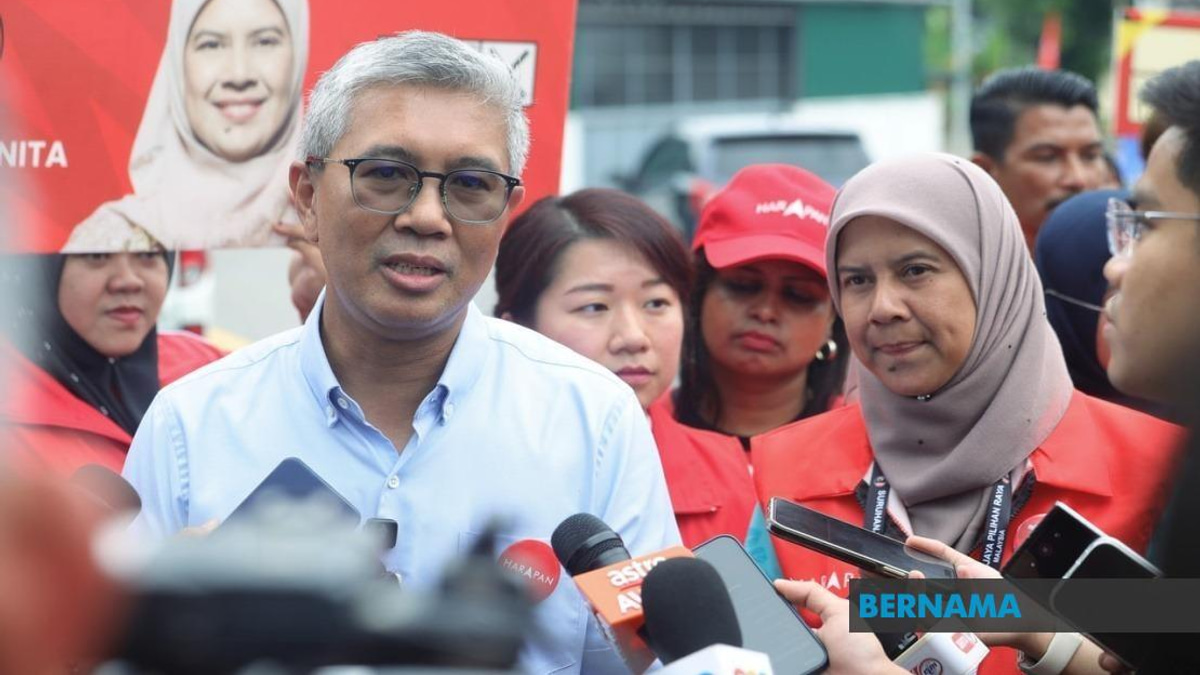 Strong Voter Backing for PH in Pilah, Says Tengku Zafrul