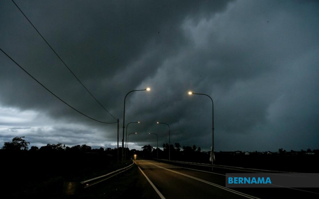 Thunderstorm Warning Issued for Nine States and Labuan Until Evening