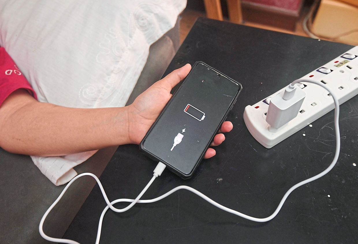 Malaysia's Fire Service Warns of RM14.2 Million in Device Charging Fire Losses Over Three Years