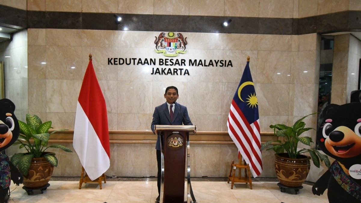 Muzafar Shah Takes Up Post as Malaysia's Ambassador to Indonesia