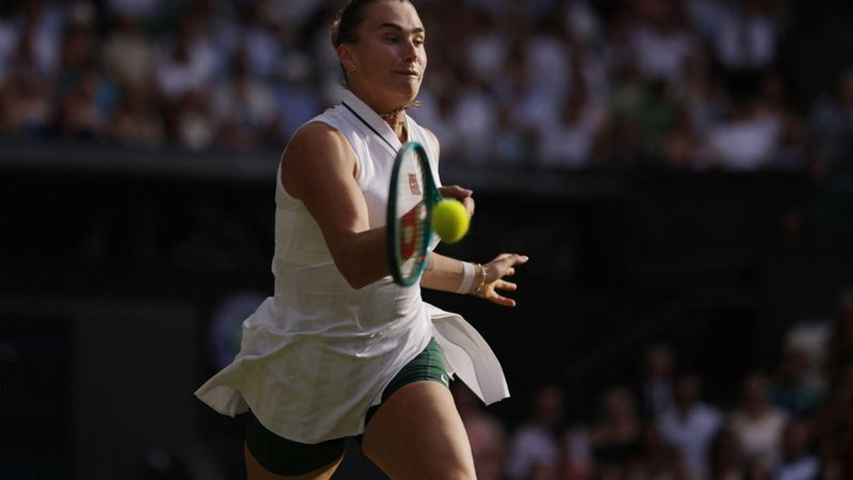 Osaka stuns top seed Sabalenka to reshape Wimbledon women's draw