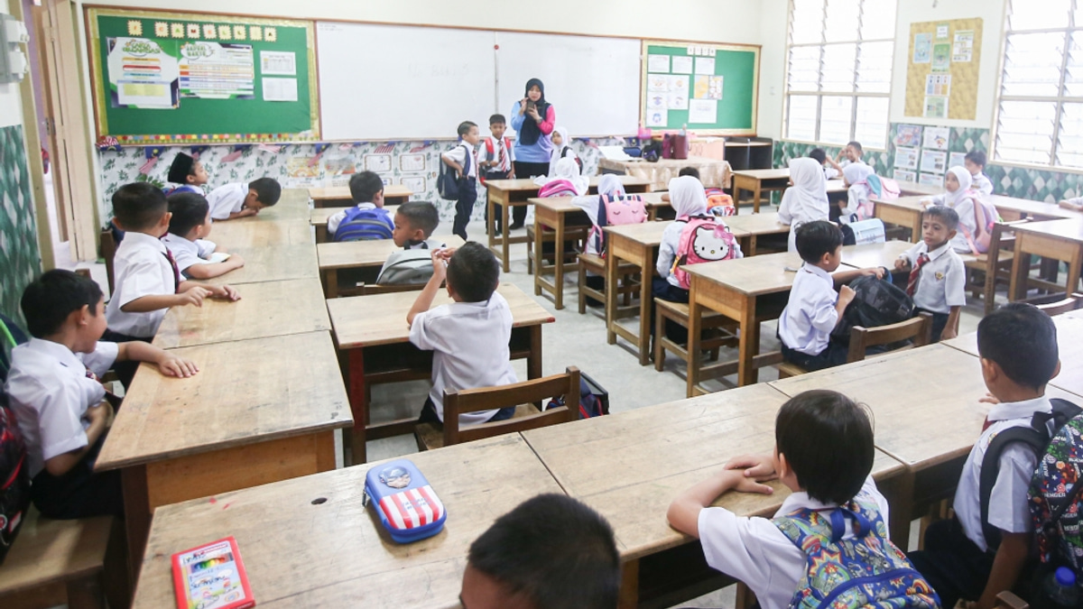 Teachers' Union Endorses Protection Legislation as Legal Threats Chill Classroom Discipline