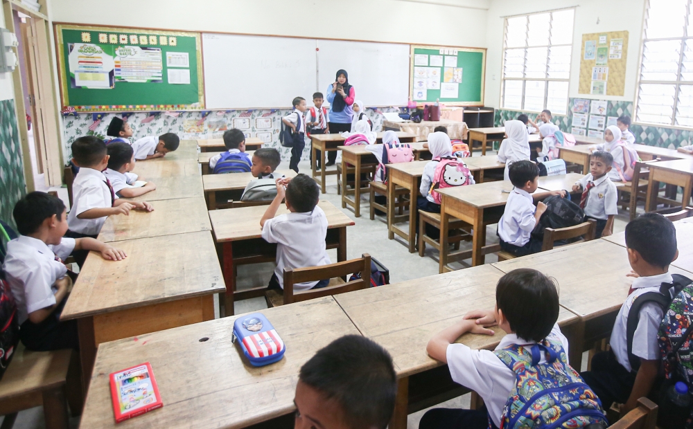 Teachers' Union Endorses Protection Legislation as Legal Threats Chill Classroom Discipline