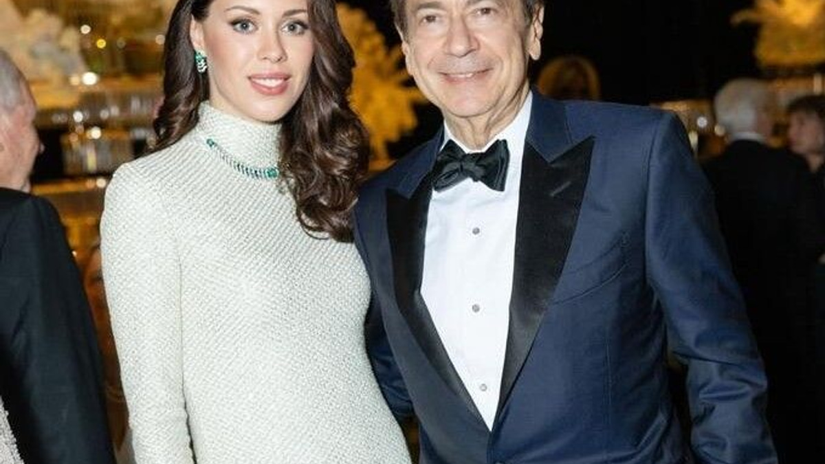 US Billionaire John Paulson to Wed Fiancée 33 Years His Junior in Monaco