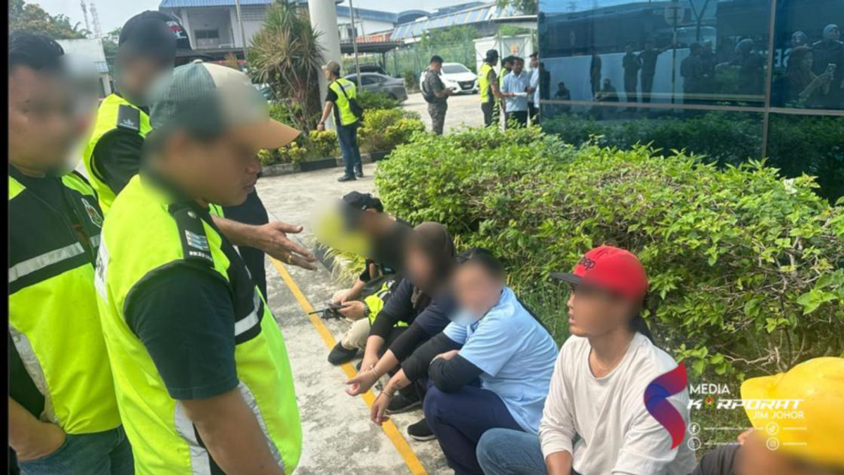 HR Officer and 80 Foreign Workers Held in Johor Illegal Employment Crackdown