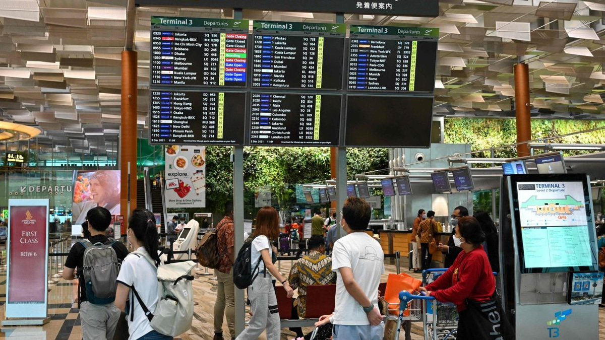 Hong Kong Mother and Son Jailed for Airport Violence in Singapore