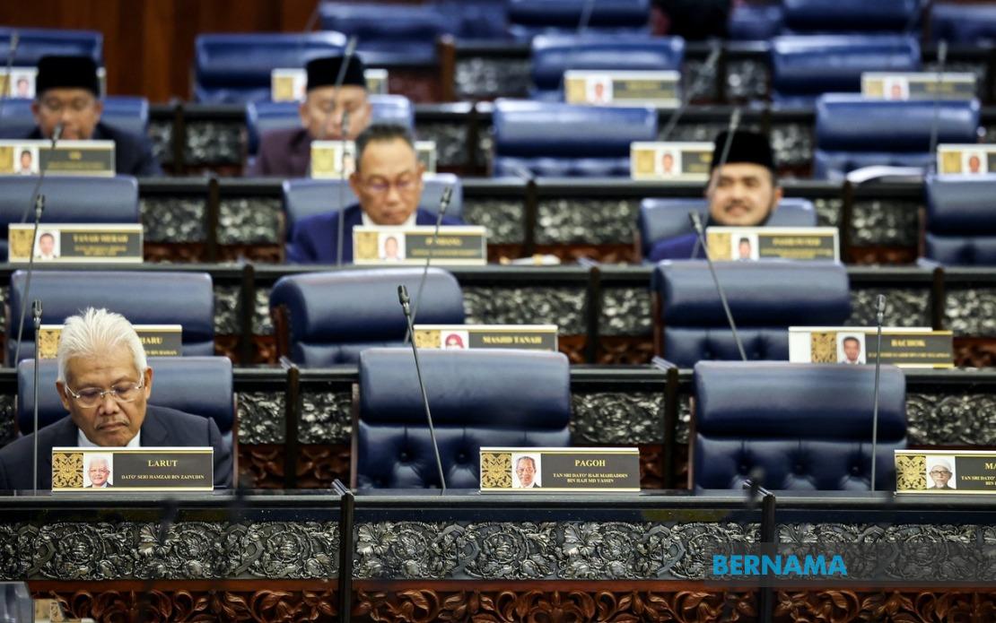 Parliament Speaker Confirms Hamzah's Opposition Leadership Role as Seating Plan Adjusted
