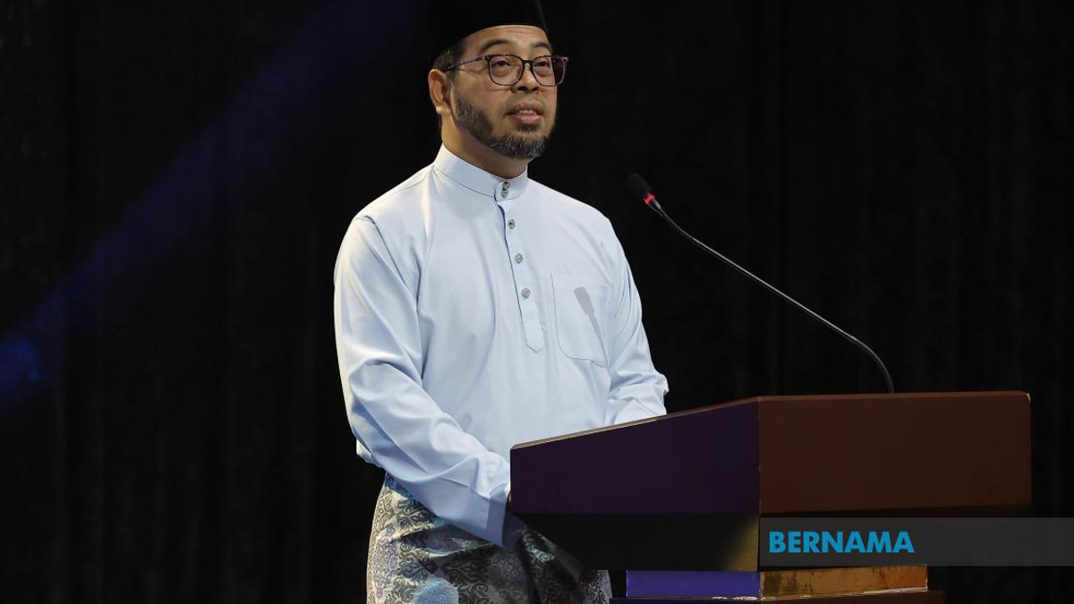 Malaysia Must Strengthen Muslim Unity to Face Global Challenges, Says Zulkifli