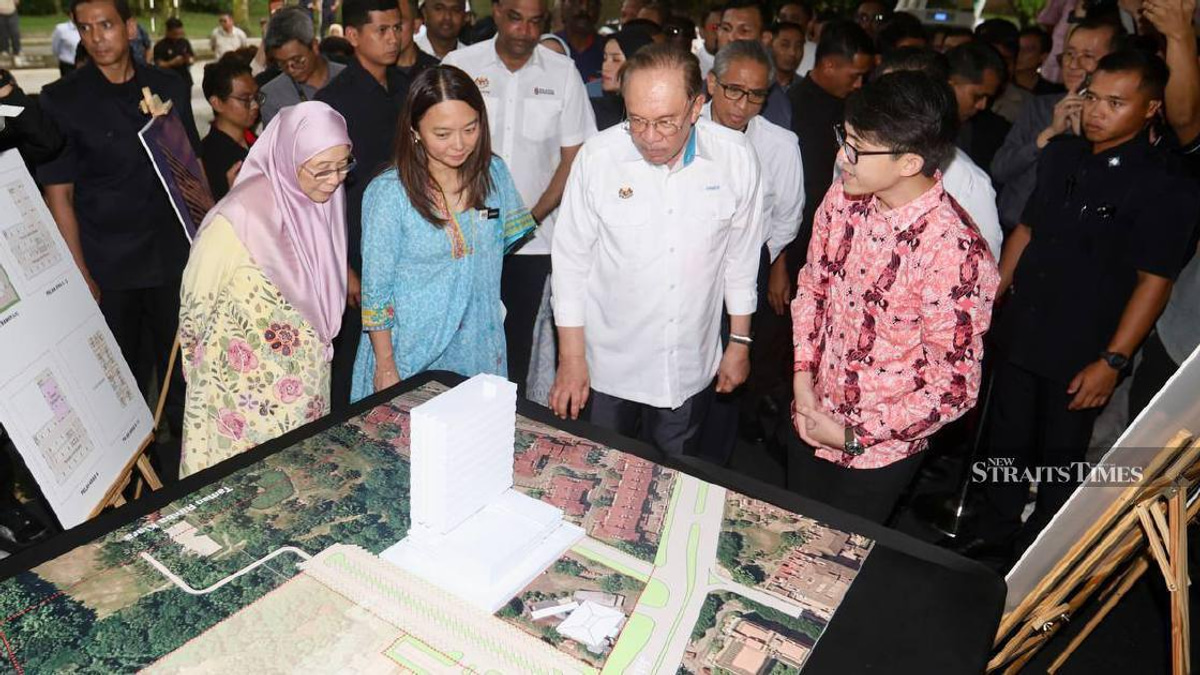 Anwar Defends Rights of Urban Poor as Bukit Kiara Project Becomes Key Policy Test