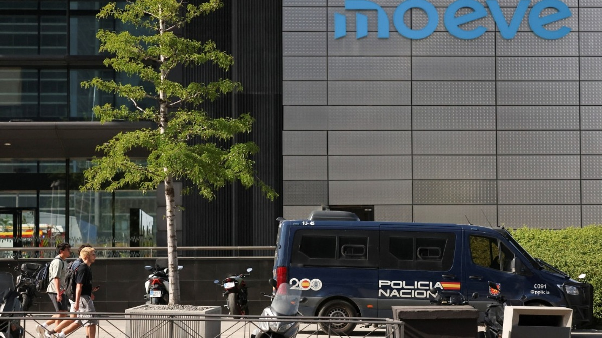 Fire at Madrid's Torre Moeve Contained; Spain's Second-Tallest Building Evacuated