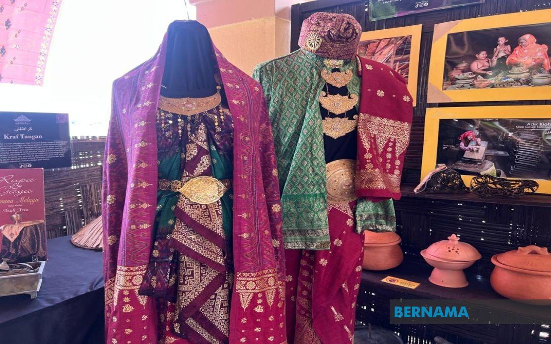 Kain Lima Faces Extinction as Master Weavers Disappear from Malaysia