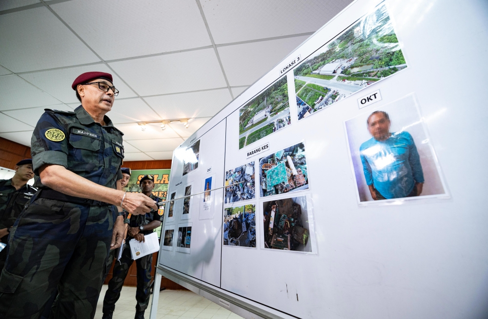 GOF Seizes RM9.39 Million in Illegal E-Waste During Ipoh Crackdown, 14 Arrested
