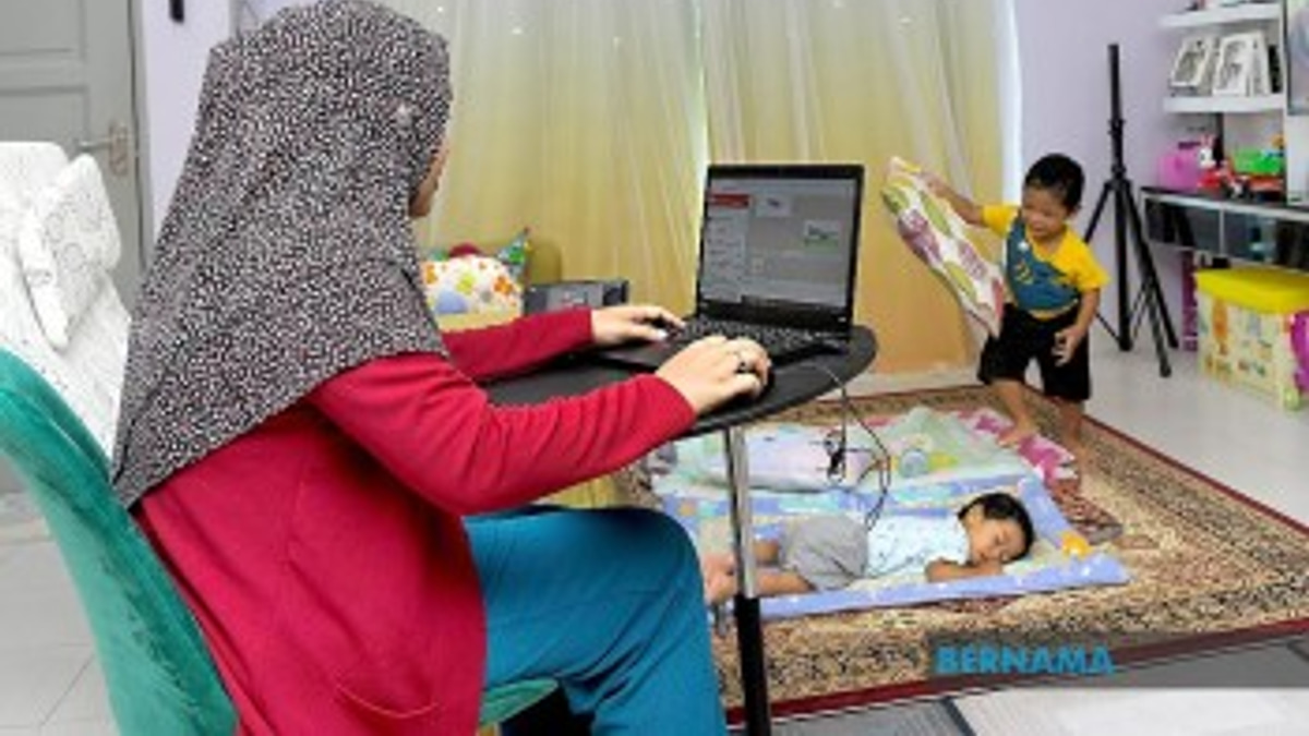 Work-From-Home Policy Cuts Federal Fuel Use by 4.05 Million Litres, Saves RM7.31 Million in Subsidies