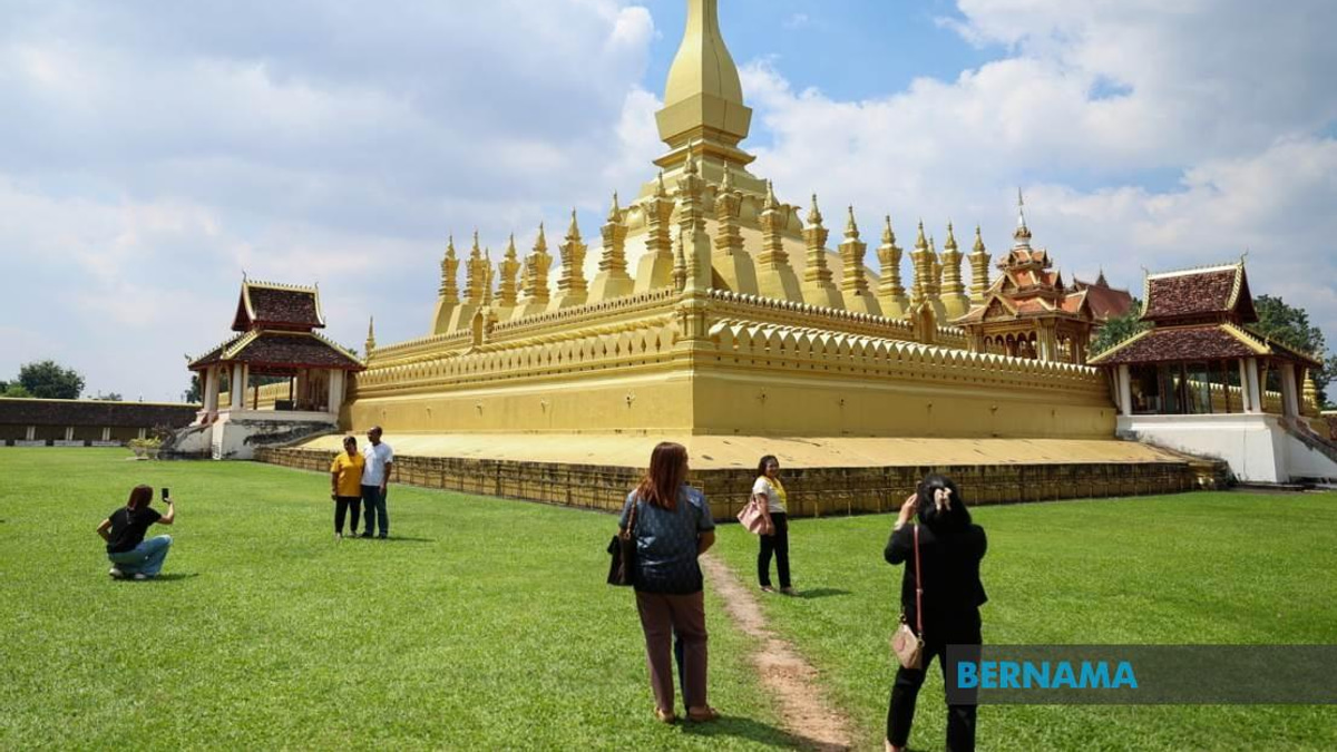 Southeast Asia Week: Gold Smuggling Busts, EV Ambitions, and Regional Development Initiatives