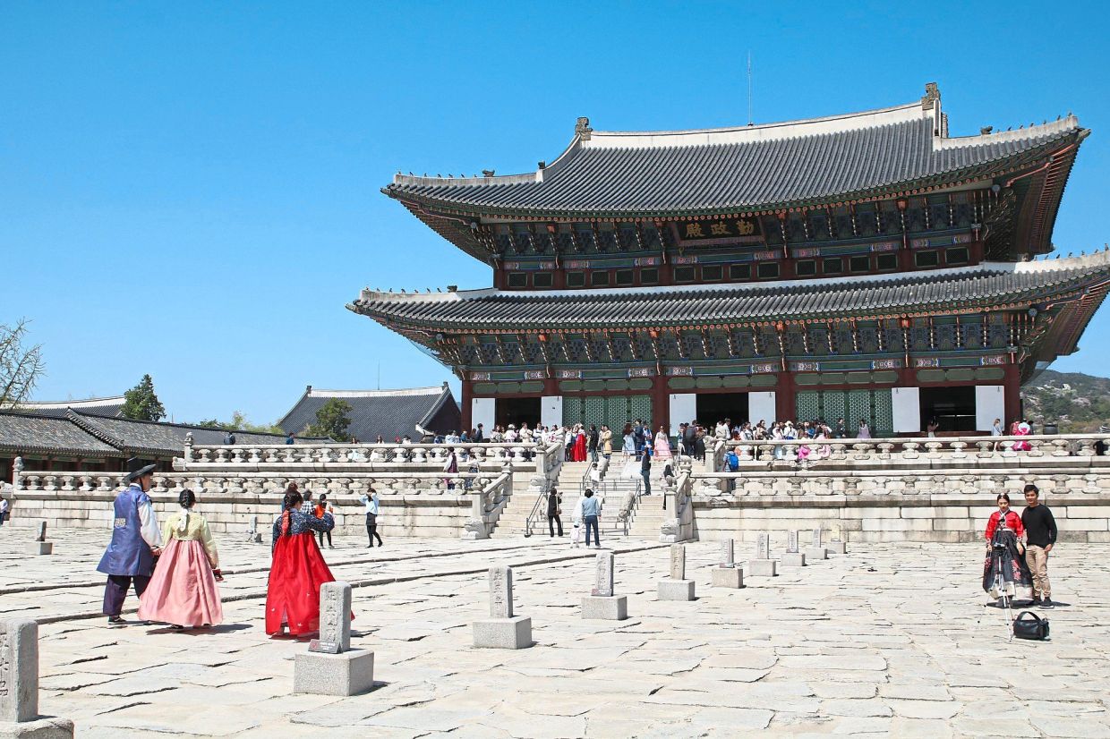 Southeast Asia's Summer Surge: Chinese Travellers Embrace the Region Over Distant Shores