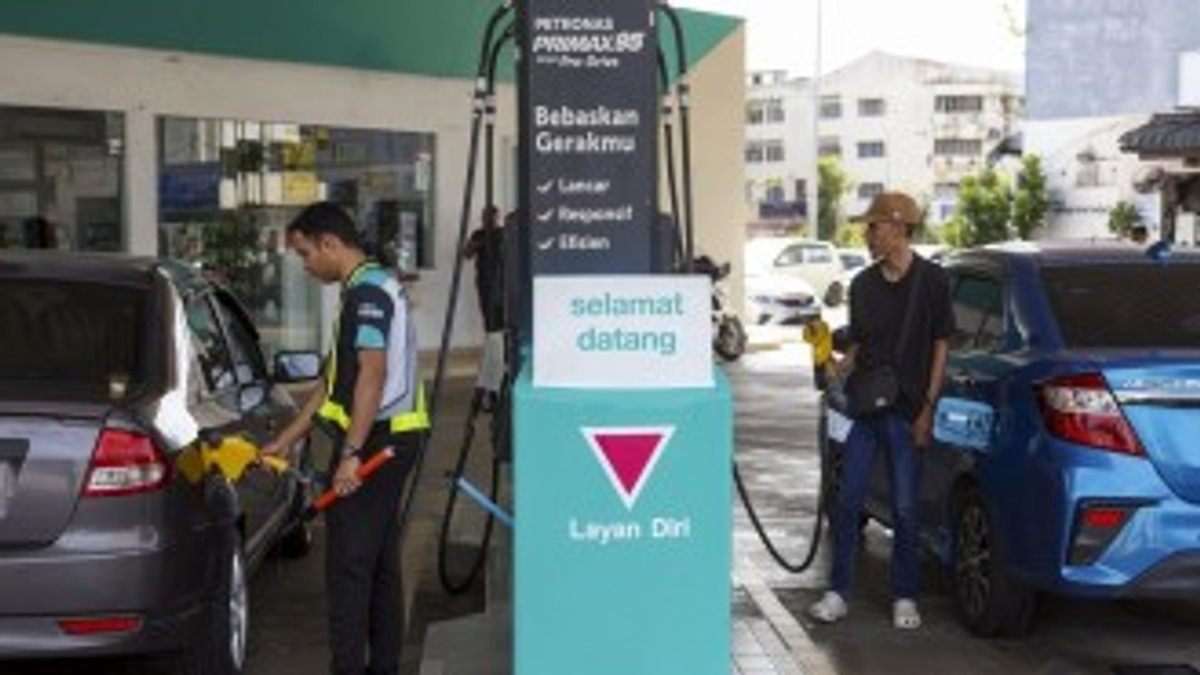 Petronas Fuel Supply Secured Through August Amid Global Energy Pressures