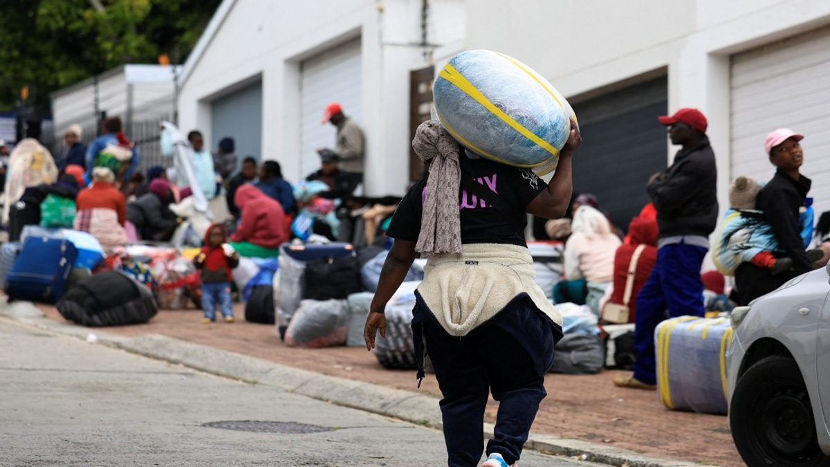 Hundreds of Zimbabweans Evacuated from Cape Town as South Africa Grapples with Immigration Crisis