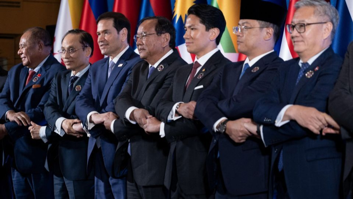 Asean Pushes for Safe Passage Through Hormuz as Middle East Conflict Roils Regional Economy