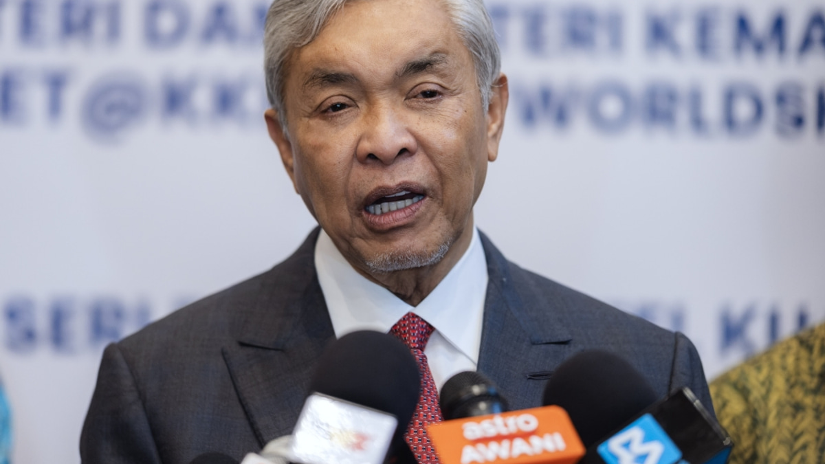 Zahid Offers Fully Sponsored Umrah to WorldSkills Gold Medal Winners from TVET Programmes