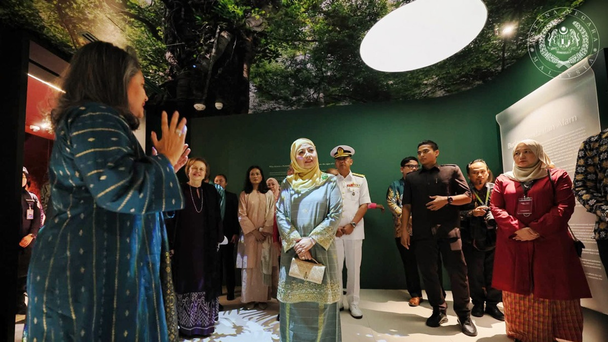 Queen Zarith Sofiah Opens Merdeka Textile Museum at Menara Merdeka Maybank