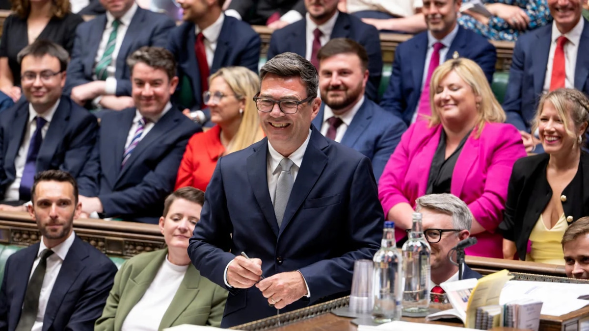 Andy Burnham: Labour's Northern Powerhouse Eyes the Top Job as Starmer Steps Down