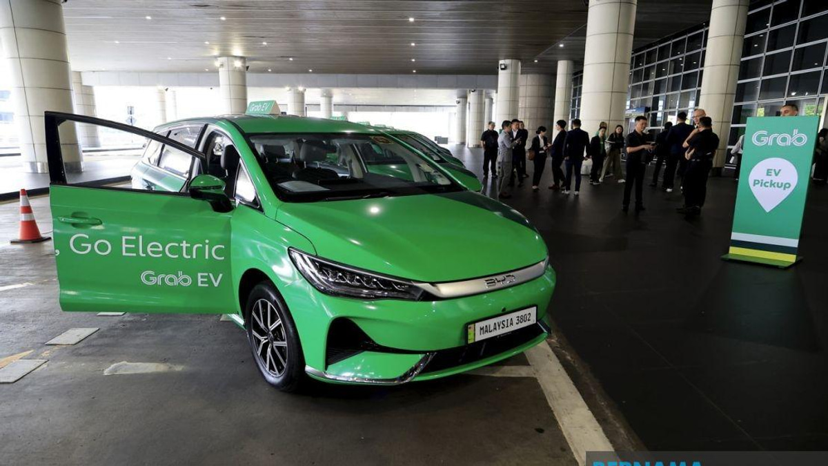 Tan Sri Lee Lam Thye Calls for Comprehensive Safety Framework to Protect E-Hailing Drivers
