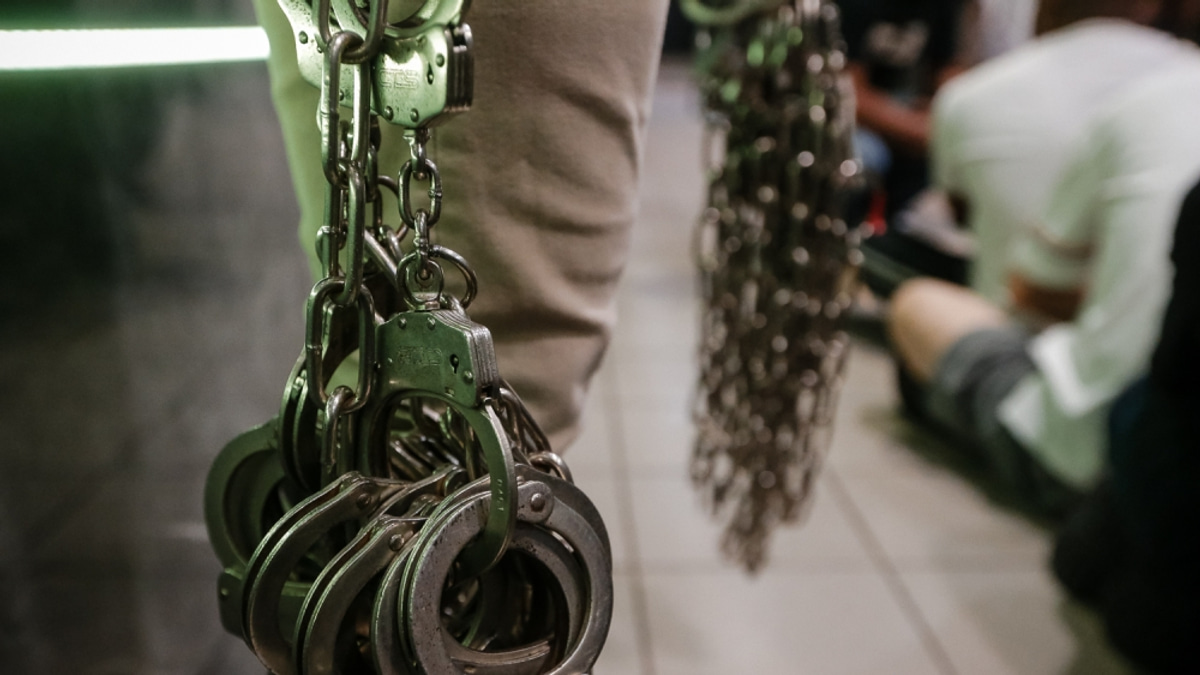 Senior Malaysian Police Officers Arrested in RM2 Million Extortion Case Against Chinese National