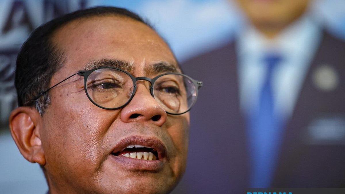 Malaysia's Defence Minister Mohamed Khaled Begins Vietnam Visit to Deepen Military Cooperation