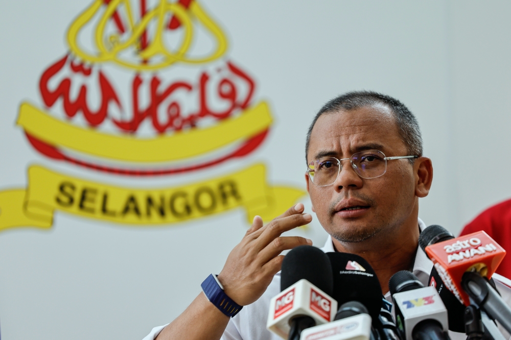 Selangor's Top Official Flags Community Shielding of Rohingya Refugees as Enforcement Barrier