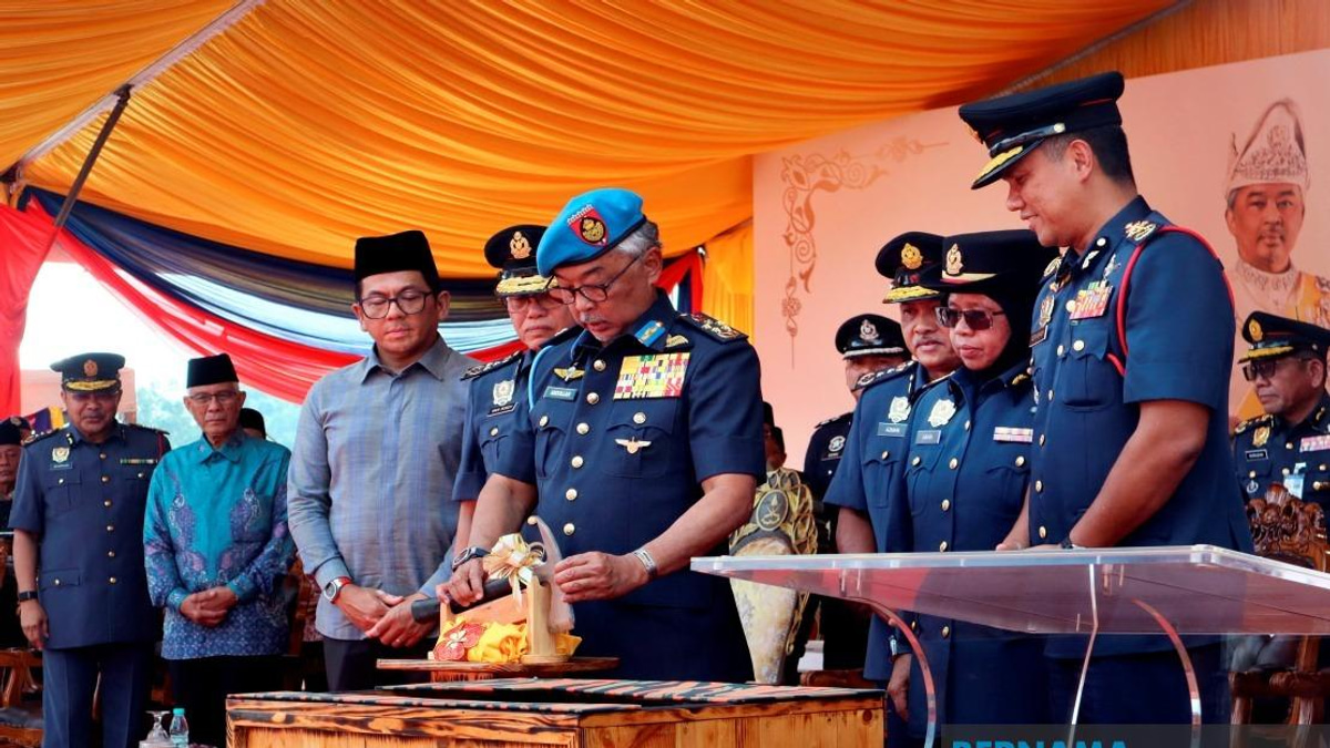 Sultan Pahang Commends Flood Defences and Fire Service Efforts