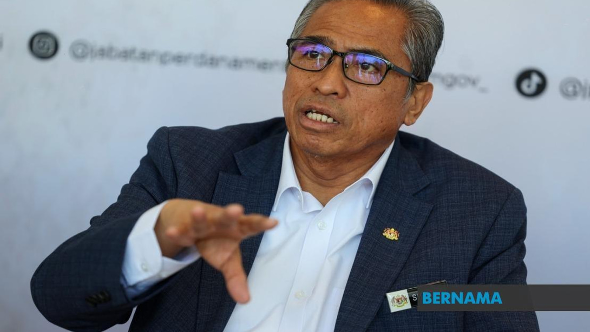 Civil Service Must Mobilise to Deliver on Malaysia's Diplomatic Wins, Says Top Official