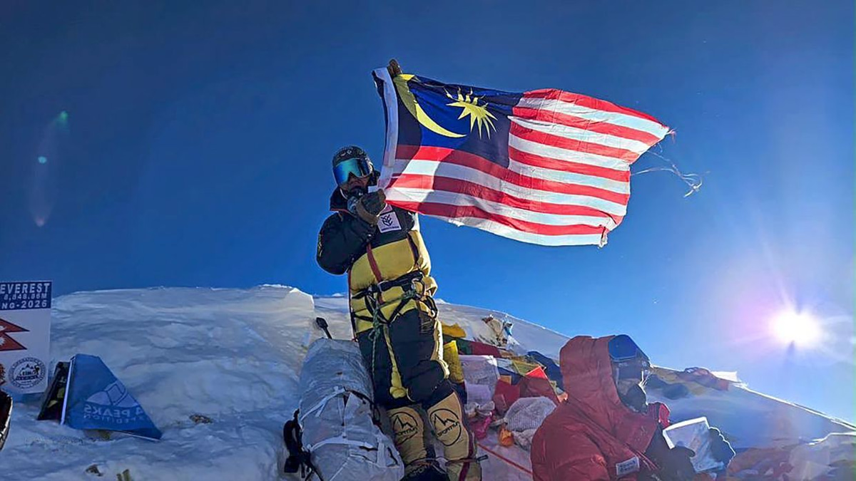 Malaysian Climber Khafiz al Kicok Reaches Everest Summit at 49, Joining Elite Alpine Club