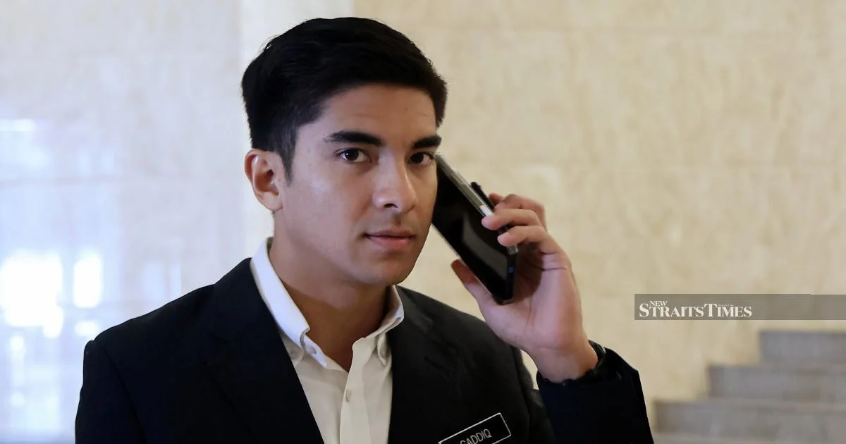 Tunku Ismail Criticises 'Theatrical' Politicians as Syed Saddiq Row Intensifies