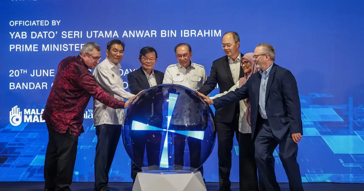 PM Anwar Appoints Semiconductor Adviser to Bridge Industry-University Gap